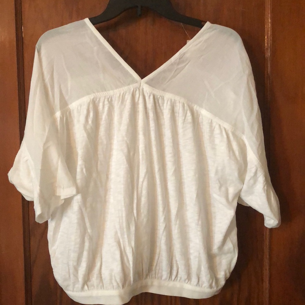 White Gap top size small NWT